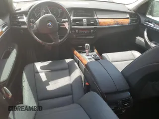 2013 BMW X5 xDrive35i z VIN 5UXZV4C58D0B21356, wystawiony jako Copart lot #54872375 z przebiegiem 113 825 mil mil oraz Szkoda całkowita • Salvage title. Historia ofert i sprzedaży dostępna na DreamBid. Obrazek 8.