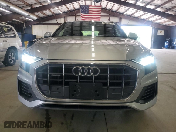 2019 Audi Q8 Premium z VIN WA1AVAF12KD030389, wystawiony jako Copart lot #60860675 z przebiegiem 118 306 mil mil oraz Czysty tytuł • Clean title. Historia ofert i sprzedaży dostępna na DreamBid. Obrazek 5.