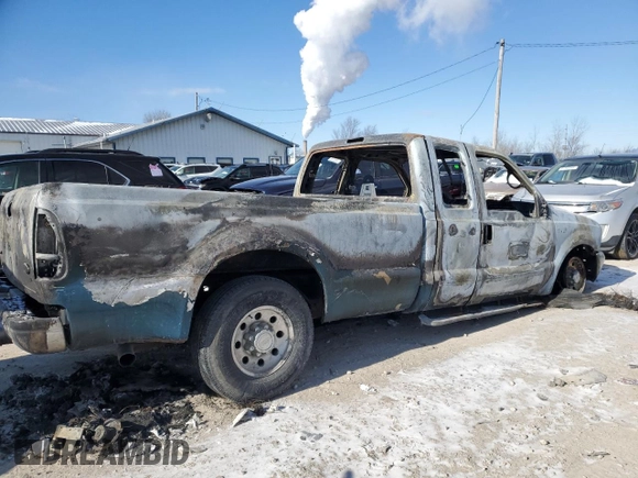 2000 Ford F-250 XL z VIN 1FTNX20F0YED45044, wystawiony jako Copart lot #41738605 z przebiegiem Nie podano mil oraz Szkoda całkowita • Salvage title. Historia ofert i sprzedaży dostępna na DreamBid. Obrazek 3.
