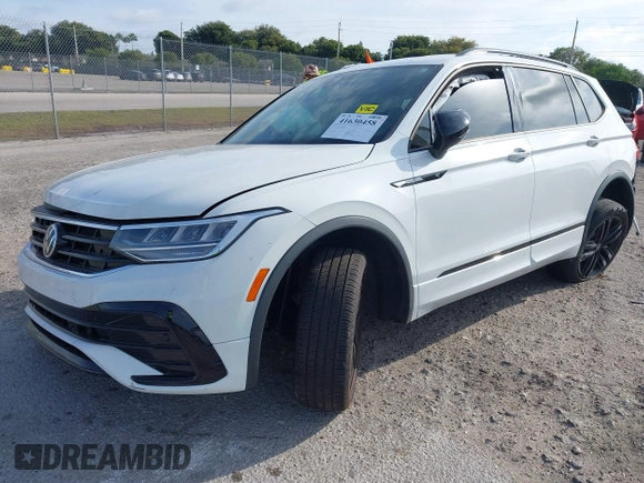 2022 Volkswagen Tiguan SE R-Line Black z VIN 3VVCB7AX5NM007401, wystawiony jako IAAI lot #41630458 z przebiegiem 55 635 mil mil oraz . Historia ofert i sprzedaży dostępna na DreamBid. Obrazek 18.