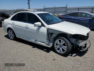 2011 Mercedes-Benz C 300 Sport с VIN WDDGF5EB6BF634147, выставлен на аукционе Copart как лот 63706965 с пробегом 109 534 миль миль и Списание • Salvage title. История ставок и продаж доступна на DreamBid. Изображение 4.
