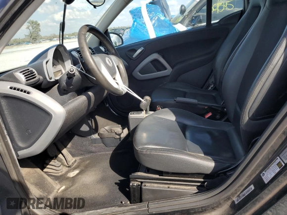 2009 Smart fortwo Passion z VIN WMEEK31X69K221523, wystawiony jako Copart lot #45155415 z przebiegiem 133 638 mil mil oraz Czysty tytuł • Clean title. Historia ofert i sprzedaży dostępna na DreamBid. Obrazek 7.