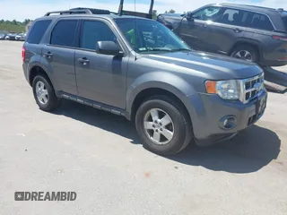 2011 Ford Escape XLT z VIN 1FMCU9DG4BKB17225, wystawiony jako IAAI lot #42635446 z przebiegiem 134 418 mil mil oraz . Historia ofert i sprzedaży dostępna na DreamBid. Obrazek 1.