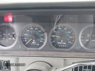 1987 Oldsmobile Cutlass Ciera z VIN 2G3AJ51W9H9378093, wystawiony jako IAAI lot #42080335 z przebiegiem 54 504 mil mil oraz . Historia ofert i sprzedaży dostępna na DreamBid. Obrazek 7.