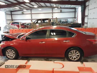 2013 Nissan Altima SV z VIN 1N4AL3AP1DC228656, wystawiony jako IAAI lot #42091325 z przebiegiem 146 430 mil mil oraz . Historia ofert i sprzedaży dostępna na DreamBid. Obrazek 13.