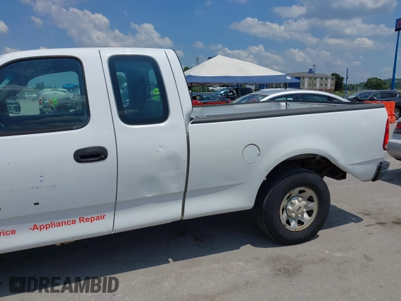 2003 Ford F-150 z VIN 2FTPX17L33CA59802, wystawiony jako IAAI lot #42669475 z przebiegiem 210 015 mil mil oraz . Historia ofert i sprzedaży dostępna na DreamBid. Obrazek 6.