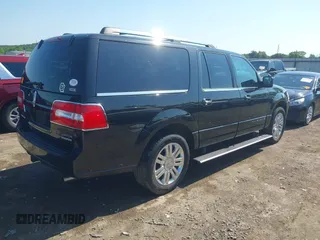 2013 Lincoln Navigator z VIN 5LMJJ3J54DEL08819, wystawiony jako IAAI lot #42234551 z przebiegiem 235 518 mil mil oraz . Historia ofert i sprzedaży dostępna na DreamBid. Obrazek 4.