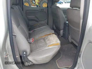 2004 Toyota Tacoma PreRunner z VIN 5TEGN92N74Z411950, wystawiony jako IAAI lot #42536808 z przebiegiem 201 453 mil mil oraz . Historia ofert i sprzedaży dostępna na DreamBid. Obrazek 8.