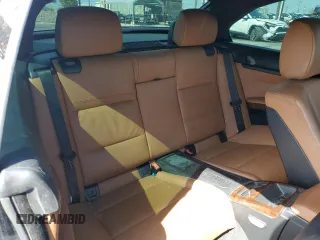 2008 BMW 3 Series 335i z VIN WBAWL73548PX54570, wystawiony jako Copart lot #54993625 z przebiegiem 159 225 mil mil oraz Szkoda całkowita • Salvage title. Historia ofert i sprzedaży dostępna na DreamBid. Obrazek 10.