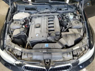 2009 BMW 3 Series 328i xDrive z VIN WBAPK73509A456299, wystawiony jako Copart lot #61068735 z przebiegiem 164 952 mil mil oraz Czysty tytuł • Clean title. Historia ofert i sprzedaży dostępna na DreamBid. Obrazek 11.