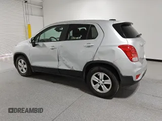 2020 Chevrolet Trax LS with VIN 3GNCJKSBXLL299838, listed as a Copart auction lot 86515304 with 111,091 mi miles and Clean Title. Bid and sale history available at carsss.com. Image 2.