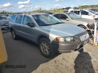2004 Volvo V70 XC70 with VIN YV1SZ59H841141302, listed as a Copart auction lot 73741504 with 218,016 mi miles and Salvage Title. Bid and sale history available at carsss.com. Image 4.