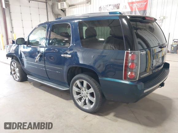 2007 GMC Yukon Denali с VIN 1GKFK63897J300153, выставлен на аукционе IAAI как лот 42552678 с пробегом 195 277 миль миль и . История ставок и продаж доступна на DreamBid. Изображение 3.