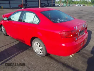 2014 Volkswagen Jetta S с VIN 3VW2K7AJ1EM234975, выставлен на аукционе IAAI как лот 42106679 с пробегом 78 942 миль миль и . История ставок и продаж доступна на DreamBid. Изображение 3.