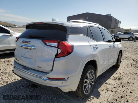 2024 GMC Terrain Denali with VIN 3GKALXEG0RL277097, listed as a Copart auction lot 58231675 with 22,604 mi miles and Clean title. Bid and sale history available at DreamBid. Image 3.