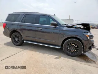 2022 Ford Expedition XLT z VIN 1FMJU1HT8NEA34626, wystawiony jako Copart lot #56818205 z przebiegiem 93 031 mil mil oraz Szkoda całkowita • Salvage title. Historia ofert i sprzedaży dostępna na DreamBid. Obrazek 4.