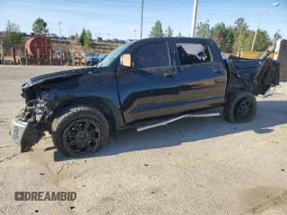 2017 Toyota Tundra SR5 z VIN 5TFEW5F1XHX219732, wystawiony jako Copart lot #50753825 z przebiegiem Nie podano mil oraz Szkoda całkowita • Salvage title. Historia ofert i sprzedaży dostępna na DreamBid. Obrazek 1.