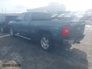 2007 Chevrolet Silverado 1500 LT w/1LT with VIN 1GCEC19JX7Z620827, listed as a IAAI auction lot 41912703 with 229,999 mi miles. Bid and sale history available at carsss.com. Image 3.