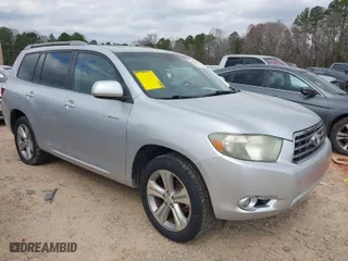 2008 Toyota Highlander Sport with VIN JTEDS43A382007009, listed as a IAAI auction lot 41843043 with 301,488 mi miles. Bid and sale history available at carsss.com. Image 1.