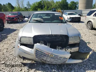 2006 Chrysler 300 z VIN 2C3KA53G26H469479, wystawiony jako Copart lot #57260885 z przebiegiem Nie podano mil oraz Czysty tytuł • Clean title. Historia ofert i sprzedaży dostępna na DreamBid. Obrazek 5.