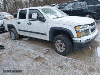 2008 Chevrolet Colorado LT w/1LT with VIN 1GCDT33E088206594, listed as a IAAI auction lot 41613326 with 197,364 mi miles. Bid and sale history available at carsss.com. Image 1.