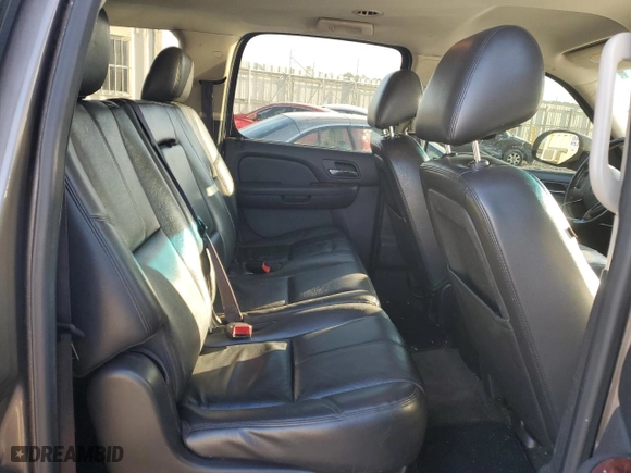 2013 Chevrolet Suburban LT with VIN 1GNSCJE06DR194704, listed as a Copart auction lot 88228405 with 330,692 mi miles and Clean Title. Bid and sale history available at carsss.com. Image 11.