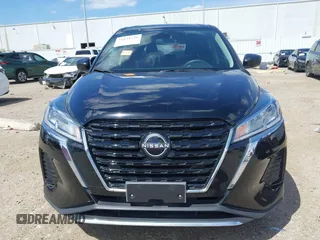 2022 Nissan Kicks S with VIN 3N1CP5BV3NL514002, listed as a IAAI auction lot 41824220 with 57,881 mi miles. Bid and sale history available at carsss.com. Image 12.
