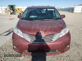 2016 Toyota Sienna XLE with VIN 5TDYK3DC9GS755500, listed as a Copart auction lot 42831485 with 60,890 mi miles and Salvage Title. Bid and sale history available at carsss.com. Image 5.