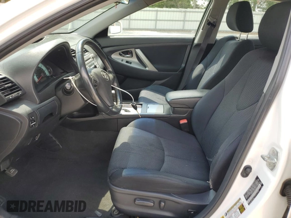 2010 Toyota Camry z VIN 4T1BF3EK1AU516554, wystawiony jako Copart lot #57699885 z przebiegiem 170 135 mil mil oraz Szkoda całkowita • Salvage title. Historia ofert i sprzedaży dostępna na DreamBid. Obrazek 7.