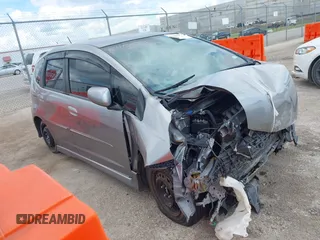 2010 Honda Fit Sport z VIN JHMGE8H42AC020450, wystawiony jako IAAI lot #42408052 z przebiegiem 134 511 mil mil oraz . Historia ofert i sprzedaży dostępna na DreamBid. Obrazek 1.
