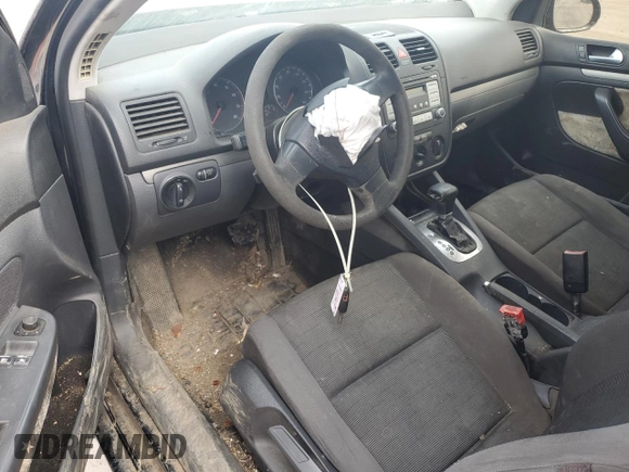 2007 Volkswagen Rabbit с VIN WVWBR71KX7W080177, выставлен на аукционе Copart как лот 46919315 с пробегом Не указан миль и Списание • Salvage title. История ставок и продаж доступна на DreamBid. Изображение 8.