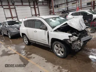 2013 Jeep Compass Sport with VIN 1C4NJDBB2DD190441, listed as a IAAI auction lot 41625177 with 138,806 mi miles. Bid and sale history available at carsss.com. Image 1.
