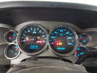 2008 GMC Sierra 1500 Work Truck z VIN 2GTEK13M481157485, wystawiony jako IAAI lot #41565279 z przebiegiem 312 223 mil mil oraz . Historia ofert i sprzedaży dostępna na DreamBid. Obrazek 7.