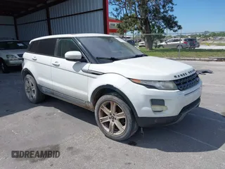 2013 Land Rover Range Rover Evoque Pure Plus z VIN SALVP2BG8DH741035, wystawiony jako IAAI lot #41747950 z przebiegiem 193 752 mil mil oraz . Historia ofert i sprzedaży dostępna na DreamBid. Obrazek 1.