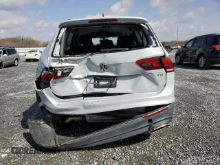 2018 Volkswagen Tiguan SEL with VIN 3VV3B7AXXJM024883, listed as a Copart auction lot 47958265 with 70,020 mi miles and Salvage Title. Bid and sale history available at DreamBid. Image 6.