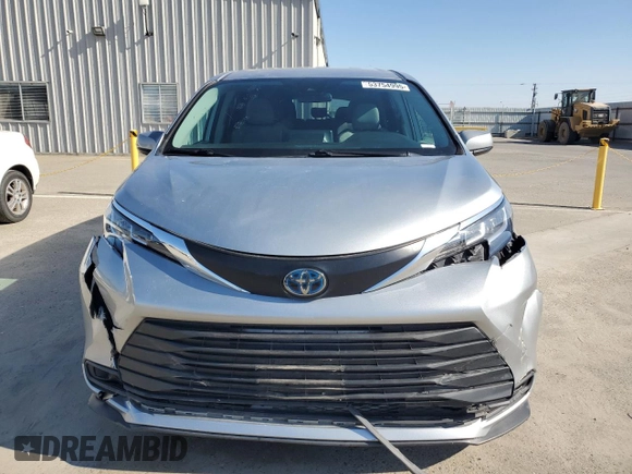 2021 Toyota Sienna LE with VIN 5TDKRKEC9MS035667, listed as a Copart auction lot 53754995 with 98,170 mi miles and Salvage title. Bid and sale history available at DreamBid. Image 5.