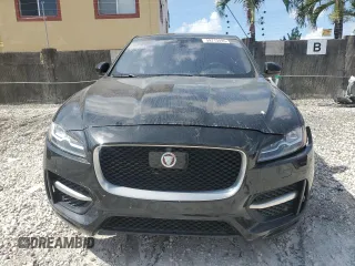 2017 Jaguar F-Pace 20d R-Sport z VIN SADCL2BN1HA085899, wystawiony jako Copart lot #59713495 z przebiegiem 104 596 mil mil oraz Czysty tytuł • Clean title. Historia ofert i sprzedaży dostępna na DreamBid. Obrazek 5.