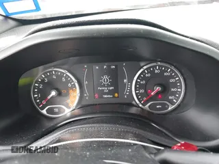 2018 Jeep Renegade Latitude z VIN ZACCJABB6JPH21210, wystawiony jako IAAI lot #42415422 z przebiegiem 79 640 mil mil oraz . Historia ofert i sprzedaży dostępna na DreamBid. Obrazek 7.