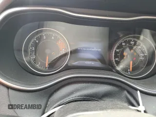 2020 Jeep Cherokee Limited z VIN 1C4PJMDX9LD575057, wystawiony jako Copart lot #59915735 z przebiegiem 92 367 mil mil oraz Szkoda całkowita • Salvage title. Historia ofert i sprzedaży dostępna na DreamBid. Obrazek 9.