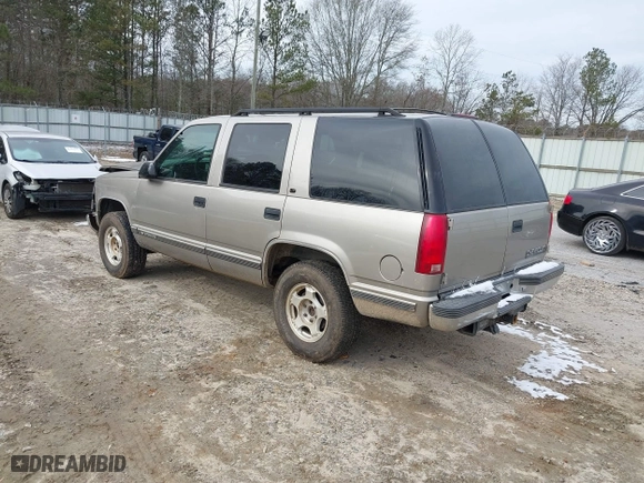 1998 Chevrolet Tahoe with VIN 1GNEK13R4WJ346417, listed as a IAAI auction lot 41390436 with 184,094 mi miles. Bid and sale history available at carsss.com. Image 3.