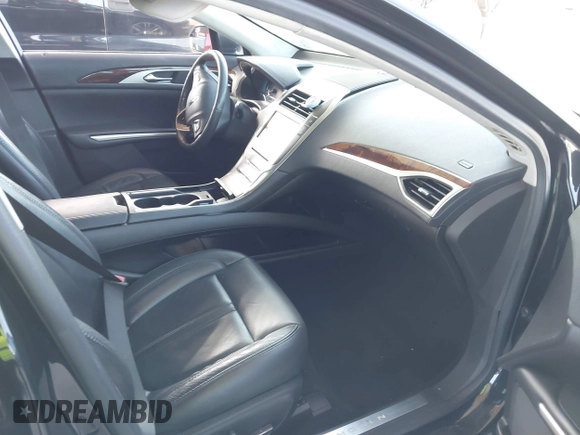 2014 Lincoln MKZ Hybrid z VIN 3LN6L2LU5ER831041, wystawiony jako IAAI lot #42447895 z przebiegiem 92 102 mil mil oraz . Historia ofert i sprzedaży dostępna na DreamBid. Obrazek 5.
