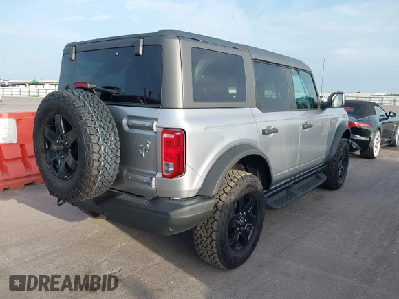 2024 Ford Bronco Black Diamond with VIN 1FMDE1BH5RLB38488, listed as a IAAI auction lot 42650965 with 944 mi miles and . Bid and sale history available at DreamBid. Image 4.