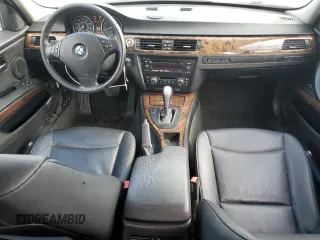 2008 BMW 3 Series 328xi z VIN WBAVC935X8K036008, wystawiony jako Copart lot #57130885 z przebiegiem 216 919 mil mil oraz Czysty tytuł • Clean title. Historia ofert i sprzedaży dostępna na DreamBid. Obrazek 8.