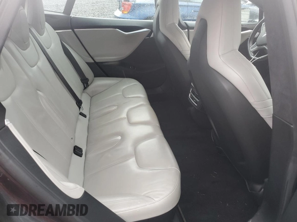 2016 Tesla Model S 90D z VIN 5YJSA1E47GF129744, wystawiony jako Copart lot #47797395 z przebiegiem 87 678 mil mil oraz Szkoda całkowita • Salvage title. Historia ofert i sprzedaży dostępna na DreamBid. Obrazek 11.