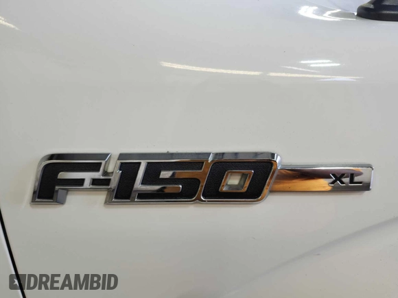 2013 Ford F-150 XL z VIN 1FTMF1CM4DKE18754, wystawiony jako IAAI lot #42844298 z przebiegiem 71 624 mil mil oraz . Historia ofert i sprzedaży dostępna na DreamBid. Obrazek 39.