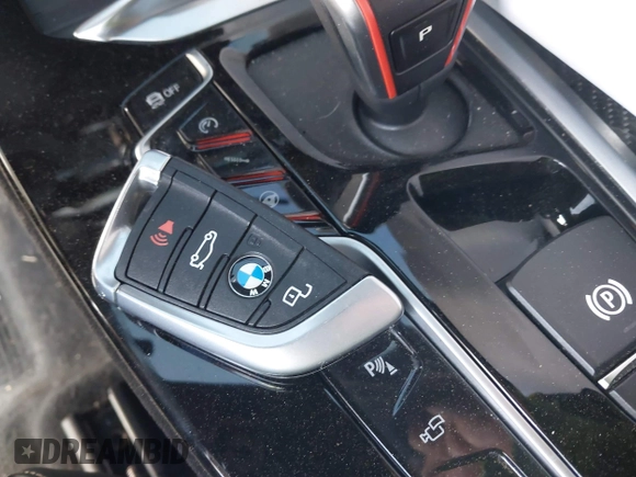 2021 BMW X3 M z VIN 5YMTS0C03M9F05142, wystawiony jako IAAI lot #41264911 z przebiegiem Nie podano mil oraz . Historia ofert i sprzedaży dostępna na DreamBid. Obrazek 11.