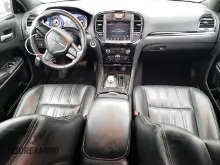 2020 Chrysler 300 S z VIN 2C3CCABT6LH249960, wystawiony jako Copart lot #49432224 z przebiegiem 65 453 mil mil oraz Szkody całkowita. Historia ofert i sprzedaży dostępna na DreamBid. Obrazek 8.