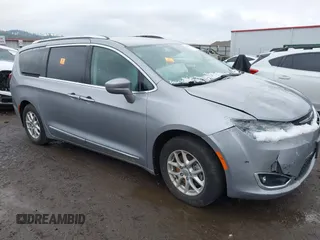 2020 Chrysler Pacifica Touring L z VIN 2C4RC1BG6LR109863, wystawiony jako IAAI lot #41247311 z przebiegiem Nie podano mil oraz . Historia ofert i sprzedaży dostępna na DreamBid. Obrazek 1.