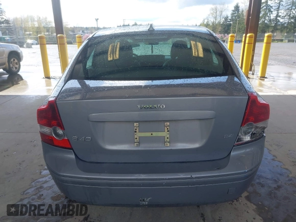 2006 Volvo S40 2.4L with VIN YV1MS382X62187886, listed as a IAAI auction lot 41943211 with 173,125 mi miles. Bid and sale history available at carsss.com. Image 17.