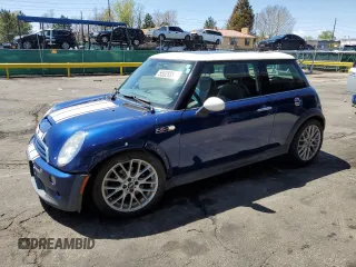 2004 MINI Hardtop S z VIN WMWRE33414TD80513, wystawiony jako Copart lot #55528355 z przebiegiem 142 455 mil mil oraz Szkoda całkowita • Salvage title. Historia ofert i sprzedaży dostępna na DreamBid. Obrazek 1.
